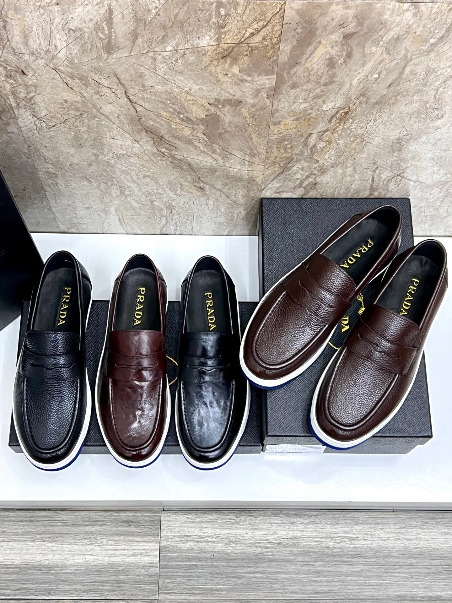 💰620 Prada classic men’s lace-up casual shoes｜Imported cowhide upper｜Layered stitching design on the upper Lightweight and breathable｜Soft and comfortable｜PRADA letters on the side｜Distinctive sporty style Showing the brand style｜Lightweight embossed rubber sole｜With cowhide foot pad lining｜Excellent foot feel Fashionable and elegant｜Size: 38-44 (customized at 45)